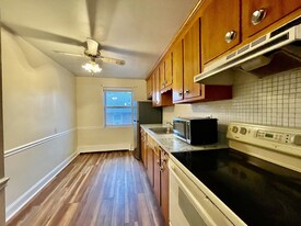 39 Montvale Ave, Unit #9 Apartamentos