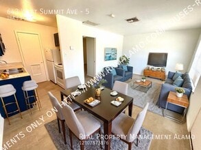 643 W Summit Ave. in San Antonio, TX - Building Photo - Building Photo
