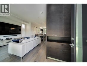 7358 Granville St in Vancouver, BC - Building Photo - Building Photo