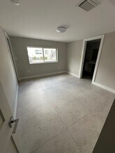 337 Mendoza Ave, Unit B in Miami, FL - Building Photo - Building Photo