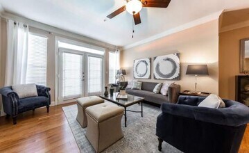 4848 Pin Oak Park in Houston, TX - Building Photo - Building Photo