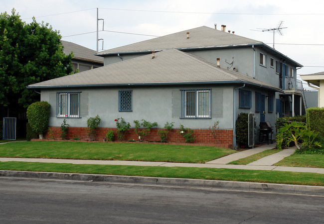 835 Austin Ave in Inglewood, CA - Building Photo - Building Photo