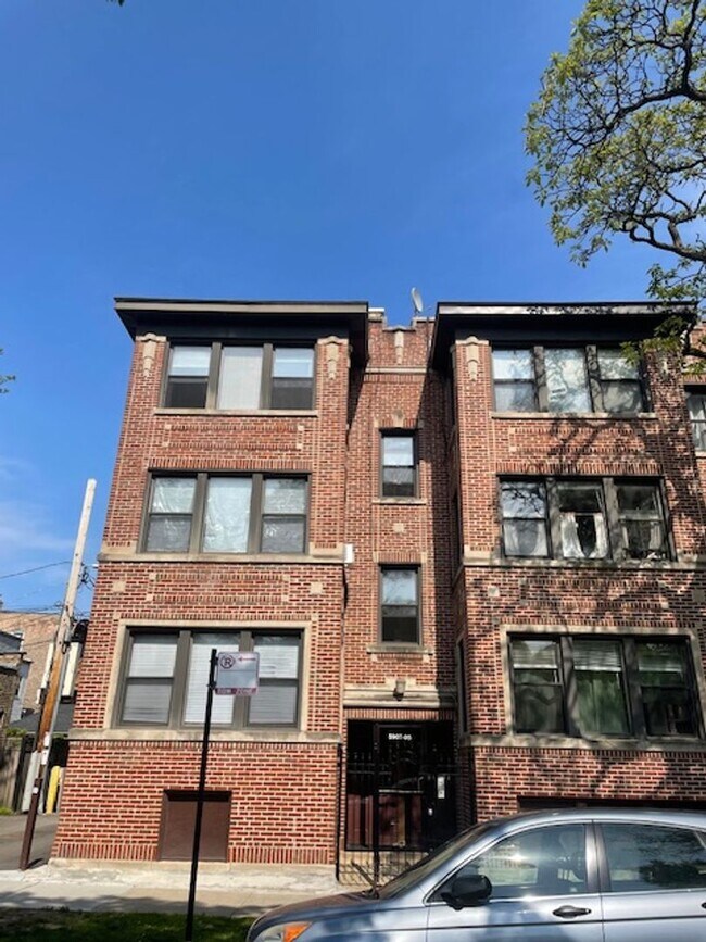 property at 1358 W Rosedale Ave