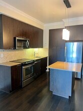 70 Roehampton Ave in Toronto, ON - Building Photo - Building Photo
