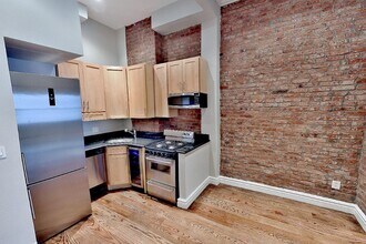 138 E 16th St in New York, NY - Building Photo - Building Photo