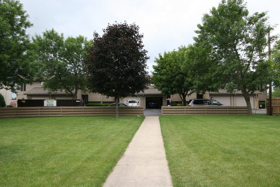 2112 Croydon Ave in Loves Park, IL - Building Photo