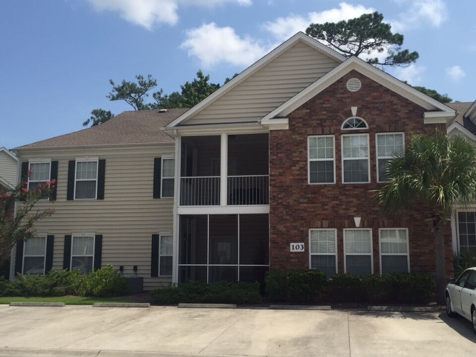 103 Crane Dr in Pawleys Island, SC - Foto de edificio