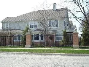 2516 Camberley Cir in Westchester, IL - Building Photo - Building Photo
