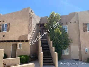 209 E Grace St in Barstow, CA - Foto de edificio - Building Photo