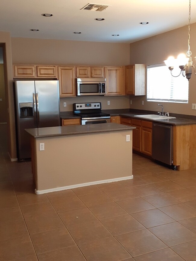 2428 W Roeser Rd in Phoenix, AZ - Building Photo - Building Photo