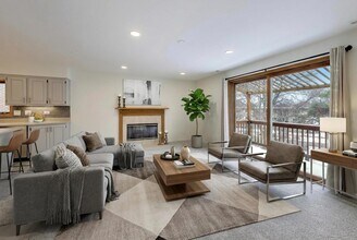 1209 E Davis St in Arlington Heights, IL - Building Photo - Building Photo