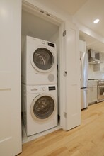 50 Hichborn St, Unit 408 in Boston, MA - Building Photo - Building Photo