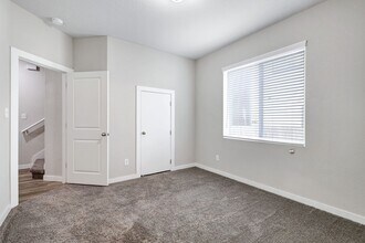 21418 Sir Walter Ln-Unit -21502 in San Antonio, TX - Building Photo - Building Photo