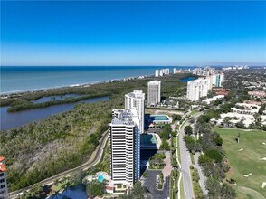 6825 Grenadier Blvd in Naples, FL - Building Photo - Building Photo