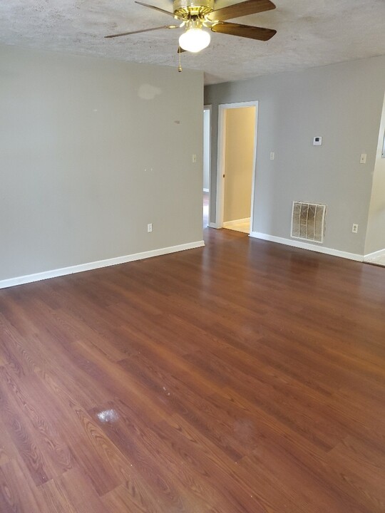135 Anzie Way in Harriman, TN - Building Photo