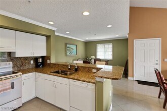 1195 Wildwood Lakes Blvd in Naples, FL - Building Photo - Building Photo