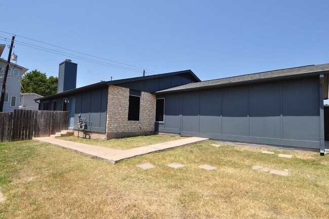 12520 Esplanade St-Unit -#A in Austin, TX - Building Photo - Building Photo