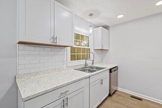 303 Cardinal Rd in Jacksonville, NC - Building Photo - Building Photo