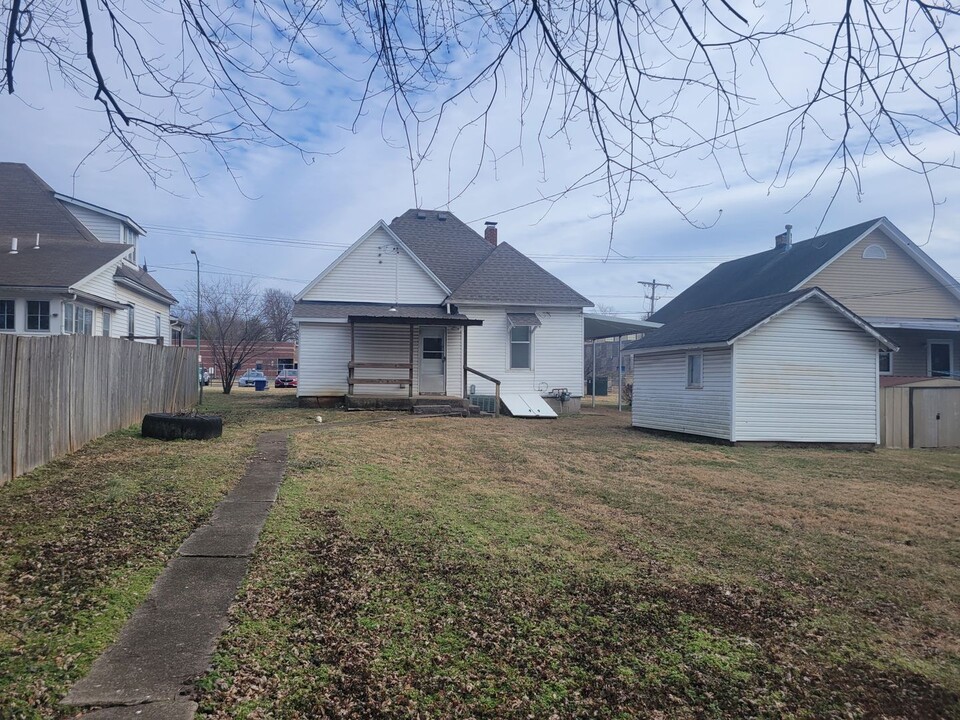 743 S Fort Ave in Springfield, MO - Building Photo