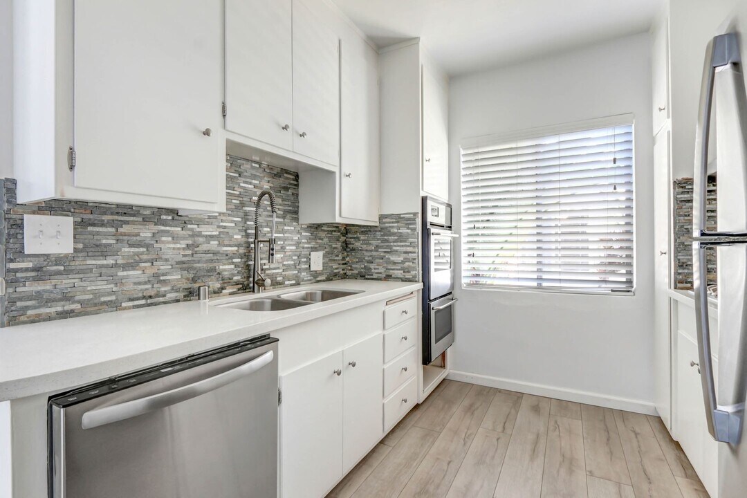 824 10th St in Santa Monica, CA - Building Photo