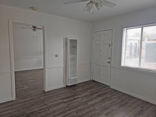 1150 E San Joaquin Ave in Tulare, CA - Building Photo - Building Photo