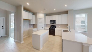 333 Spruce Oak Ln in Waller, TX - Building Photo - Building Photo
