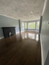 6913 S Merrill Ave, Unit 2nd Floor in Chicago, IL - Building Photo - Building Photo