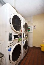 32 W 86th St in New York, NY - Building Photo - Building Photo