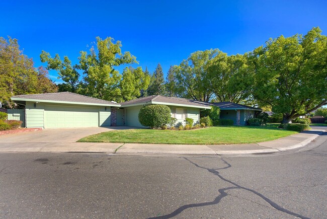 1835 Jay Ct in Carmichael, CA - Building Photo - Building Photo