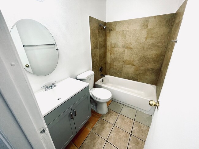 3351 Brussels St in Las Vegas, NV - Foto de edificio - Building Photo