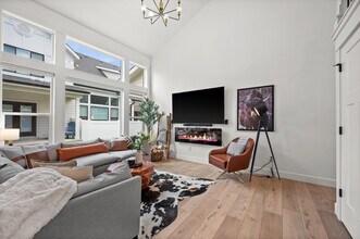 6799 S 700 E in Midvale, UT - Foto de edificio - Building Photo