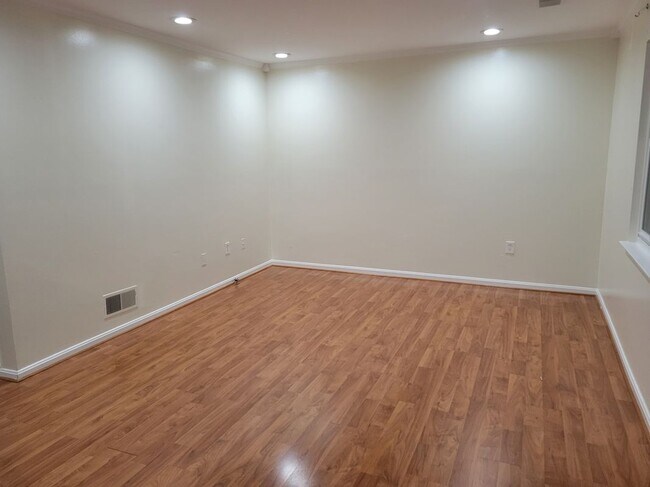 15808 Haynes Rd in Laurel, MD - Foto de edificio - Building Photo