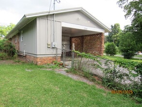 2215 Macy Ave in Perry, GA - Building Photo - Building Photo