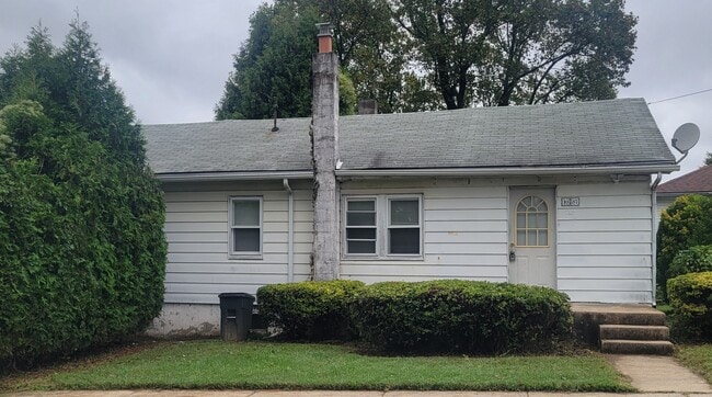 property at 1087 Commonwealth Blvd