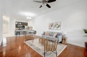 404 Mesa Dr in Del Valle, TX - Building Photo - Building Photo