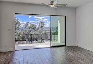 8604 Pine Muhly Dr in Lago Vista, TX - Building Photo