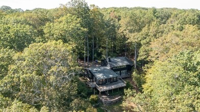 118 Lake Dr in Bethlehem, CT - Building Photo - Building Photo