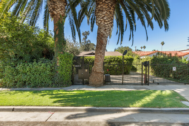 14617 Gilmore St in Van Nuys, CA - Building Photo - Primary Photo