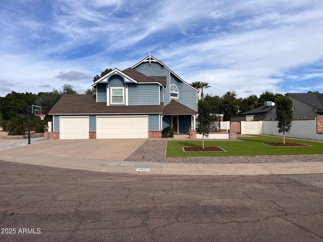 property at 4924 E Hillery Dr