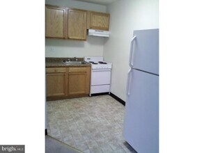 7807 Hasbrook Ave in Philadelphia, PA - Building Photo - Building Photo