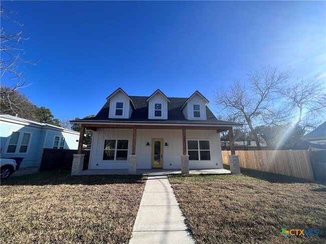442 E North St in New Braunfels, TX - Building Photo - Building Photo