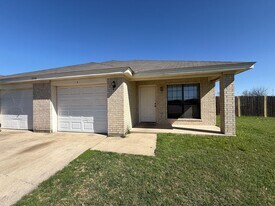 1309 Nicholas Cir, Unit Unit B in Killeen, TX - Building Photo