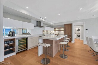 2885 Gulf Shore Blvd N in Naples, FL - Building Photo - Building Photo