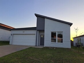 3235 Noor St in Dallas, TX - Building Photo - Building Photo