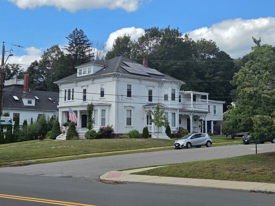 6 Commonwealth Ave, Unit 6 Commonwealth Ave in Haverhill, MA - Building Photo