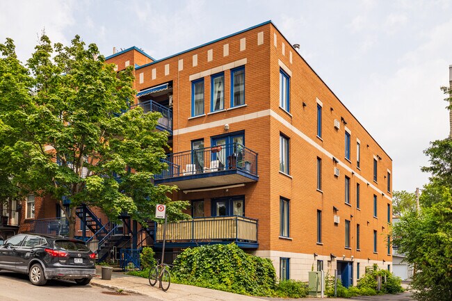 2407-2425 Des Érables in Montréal, QC - Building Photo - Primary Photo