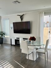 1375 Dolomite Way in San Marcos, CA - Foto de edificio - Building Photo