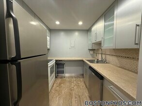 50 Broadlawn Park in Boston, MA - Foto de edificio - Building Photo