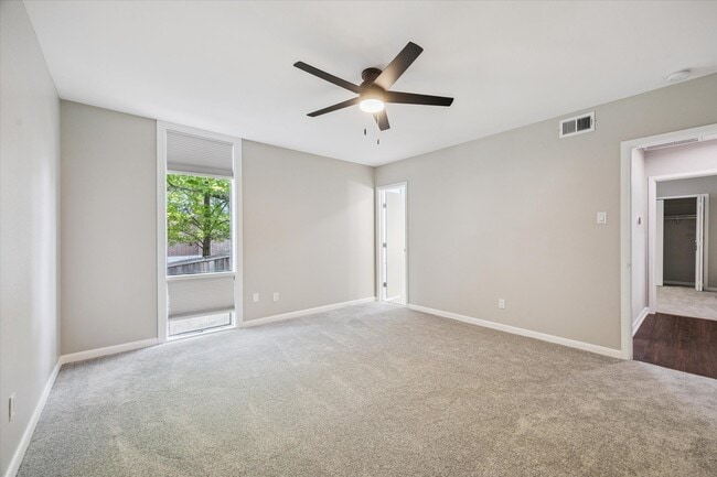 property at 5242 Memorial Dr