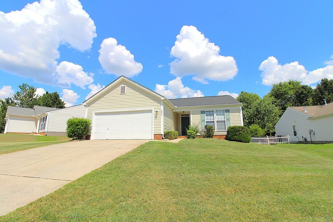 2001 Fort Manden Dr in Monroe, NC - Building Photo